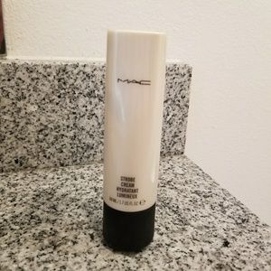 MAC Strobe Cream